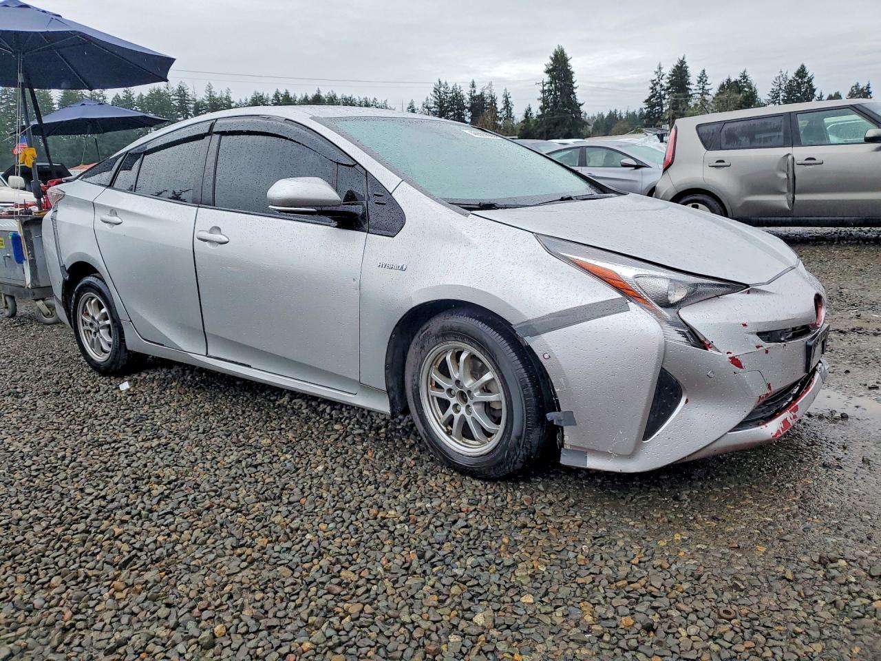 2017 Toyota Prius Two - Фото 4