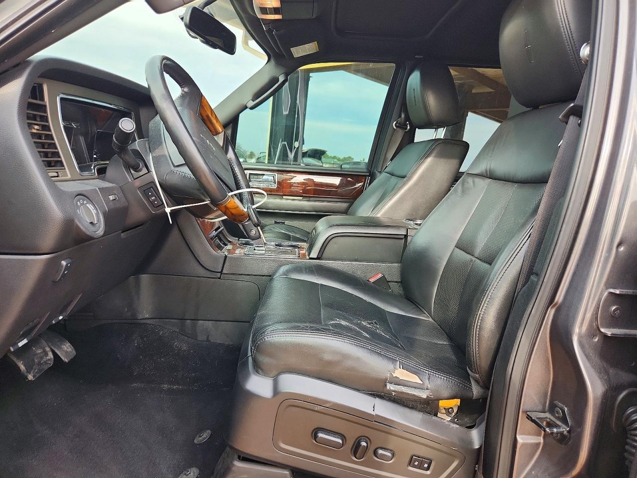 2012 Lincoln Navigator L - Image 7