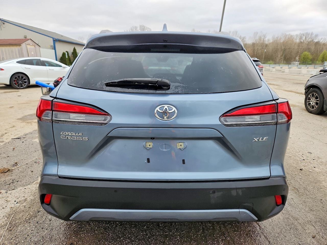2024 Toyota Corolla Cross Xle - Image 6