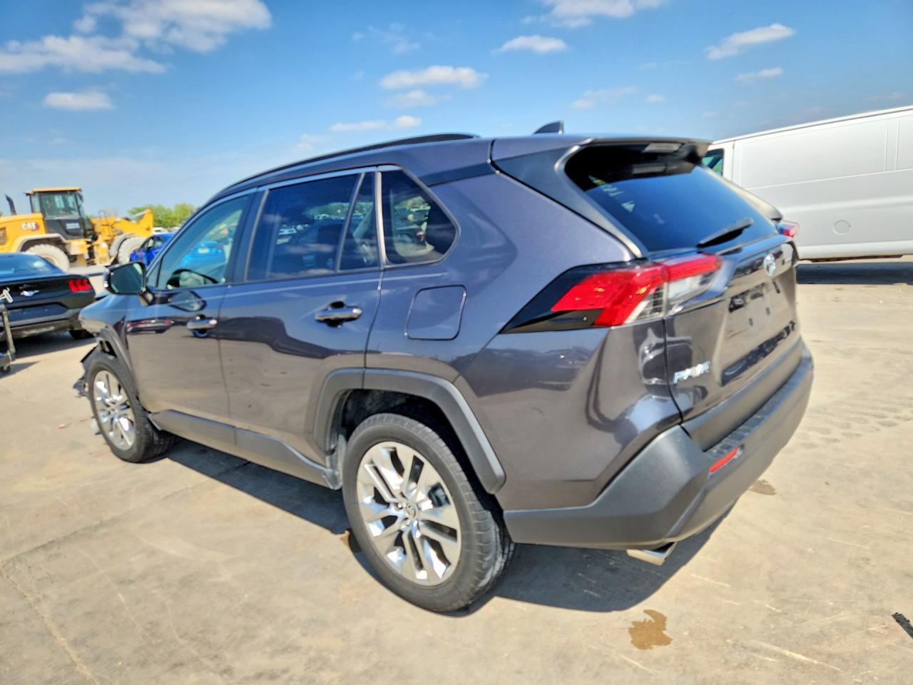 2019 Toyota Rav4 Xle Premium - Image 2