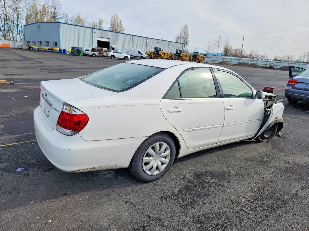 2005 Toyota Camry Le - Фото 3