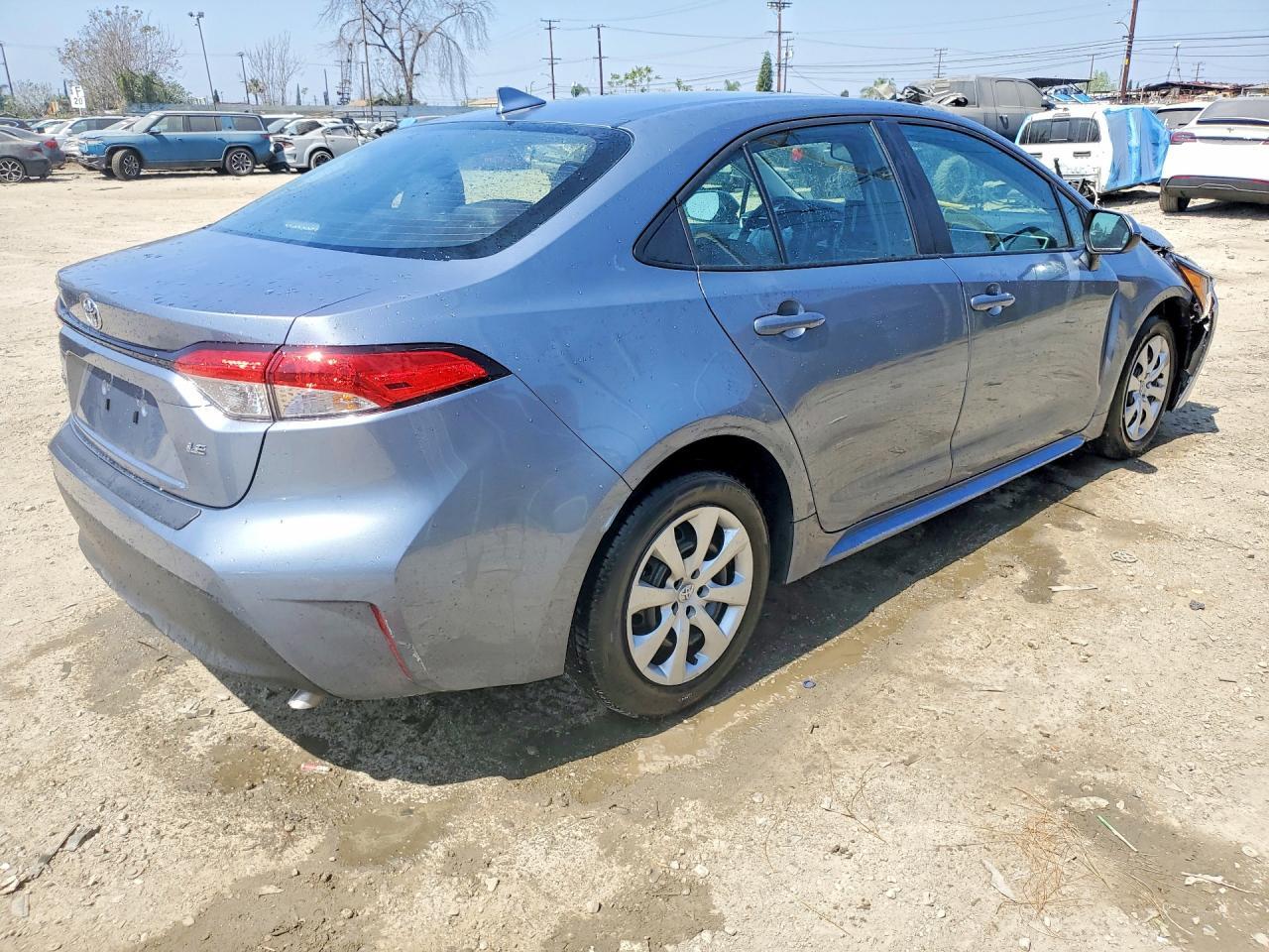 2025 Toyota Corolla Le - Фото 3