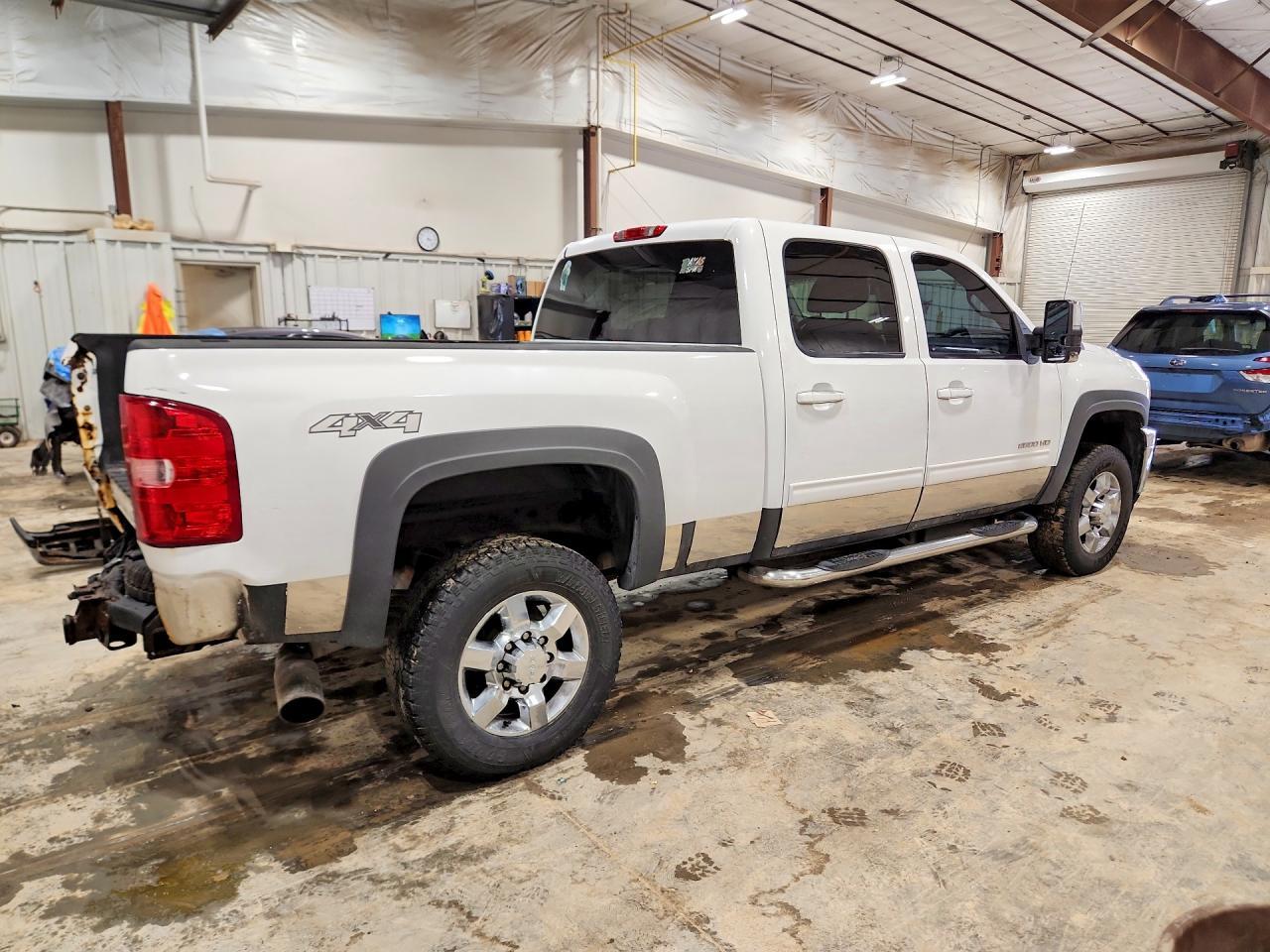 2011 Chevrolet Silverado K2500 Heavy Duty Ltz - Image 3