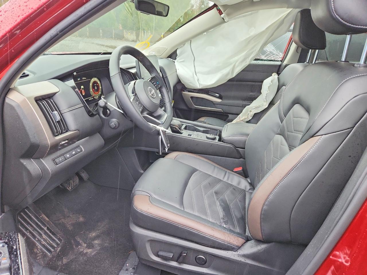 2025 Nissan Pathfinder Platinum - Image 7
