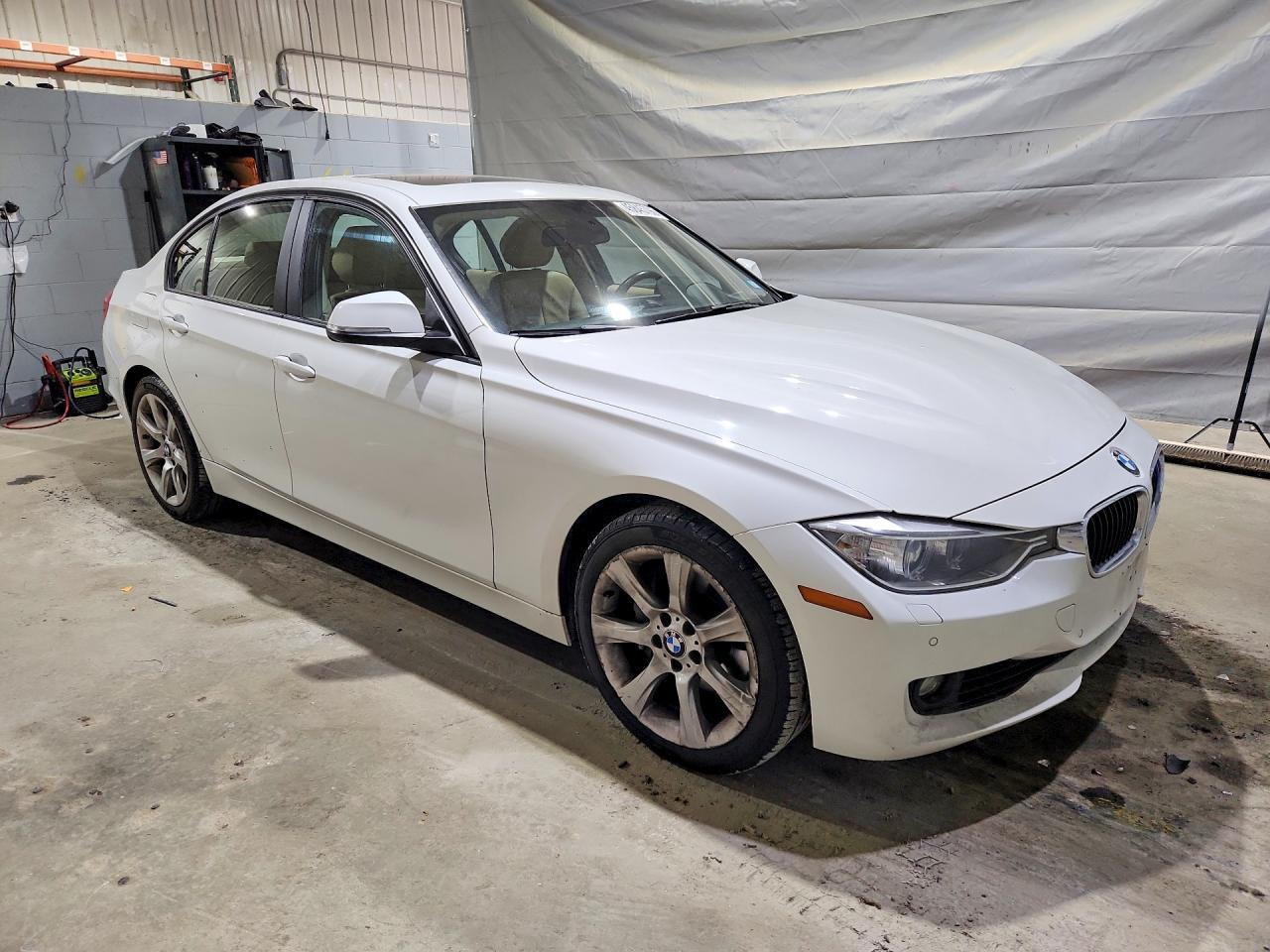 2014 BMW 335 Xi - Фото 4