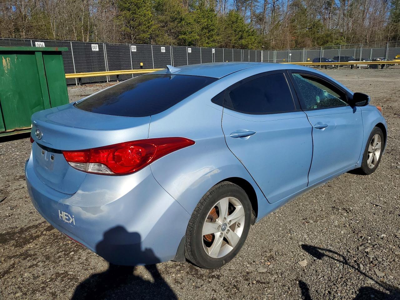 2011 Hyundai Elentra - Фото 3