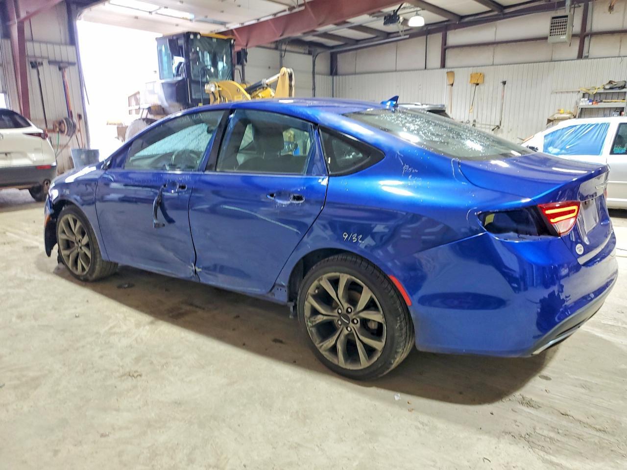 2016 Chrysler 200 S - Фото 2