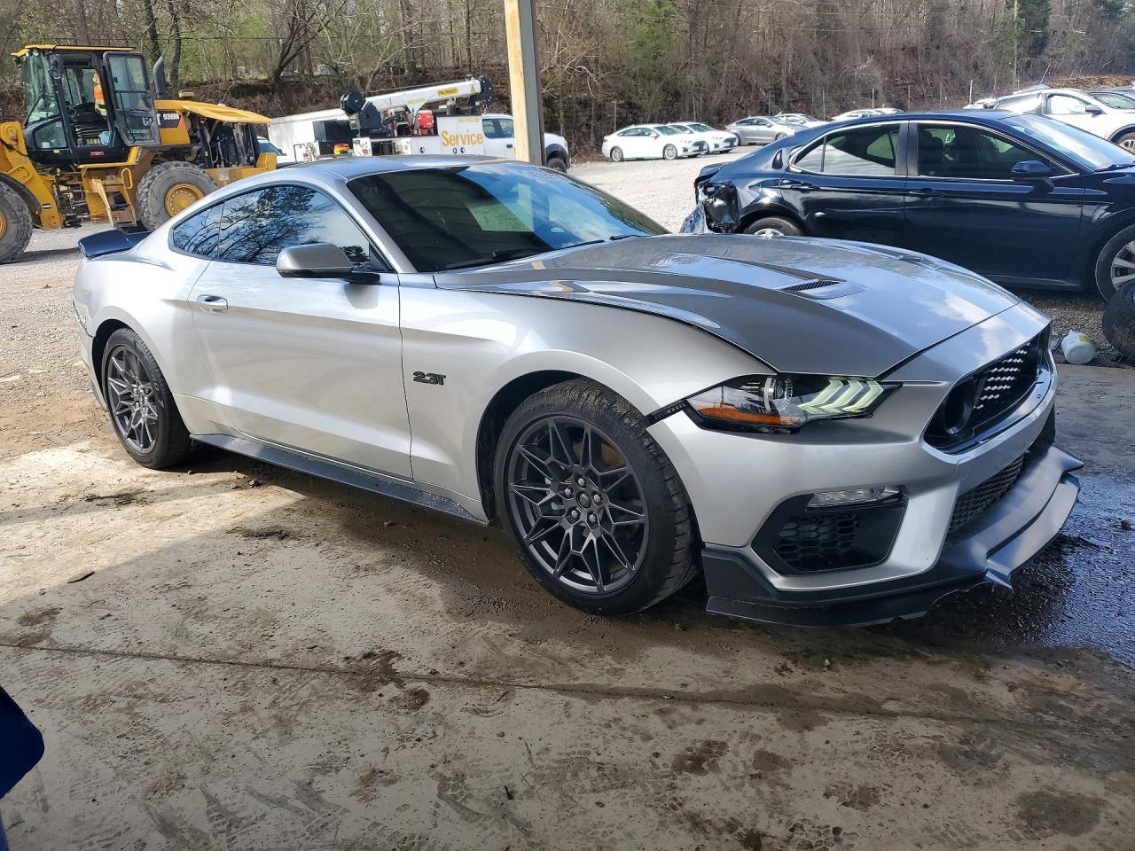 2019 Ford Mustang - Image 4