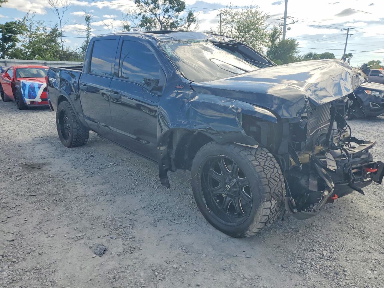 2023 Nissan Titan Pro-4X - Фото 4