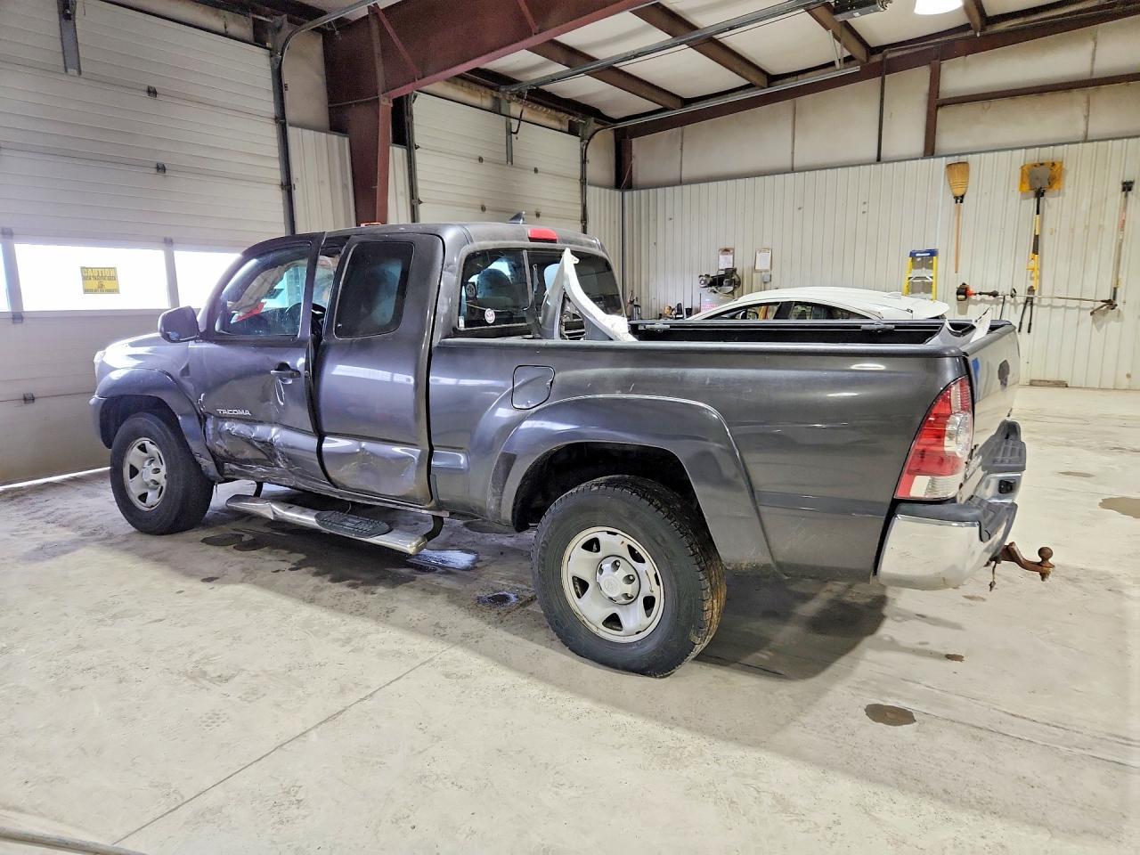 2015 Toyota Tacoma Base - Фото 2