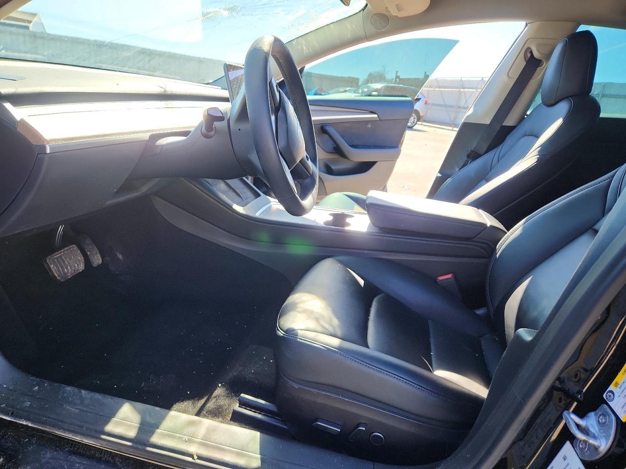 2022 Tesla Model 3 - Image 7