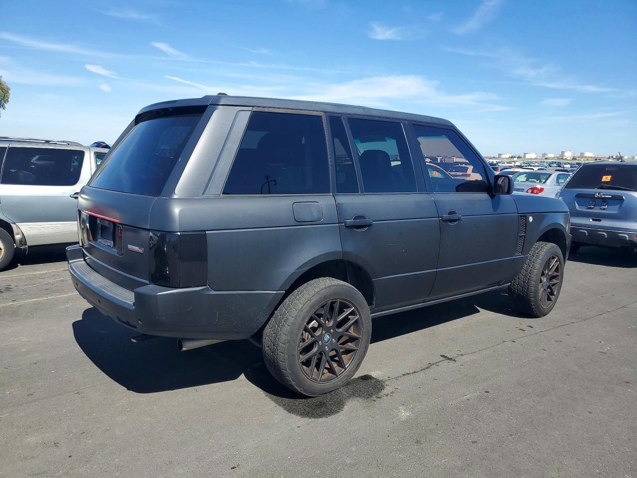 2008 Land Rover Range Rover Supercharged - Image 3