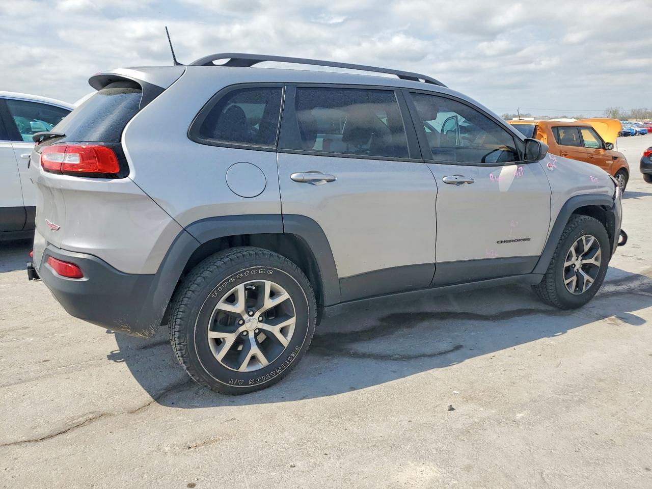 2017 Jeep Cherokee Trailhawk - Image 3