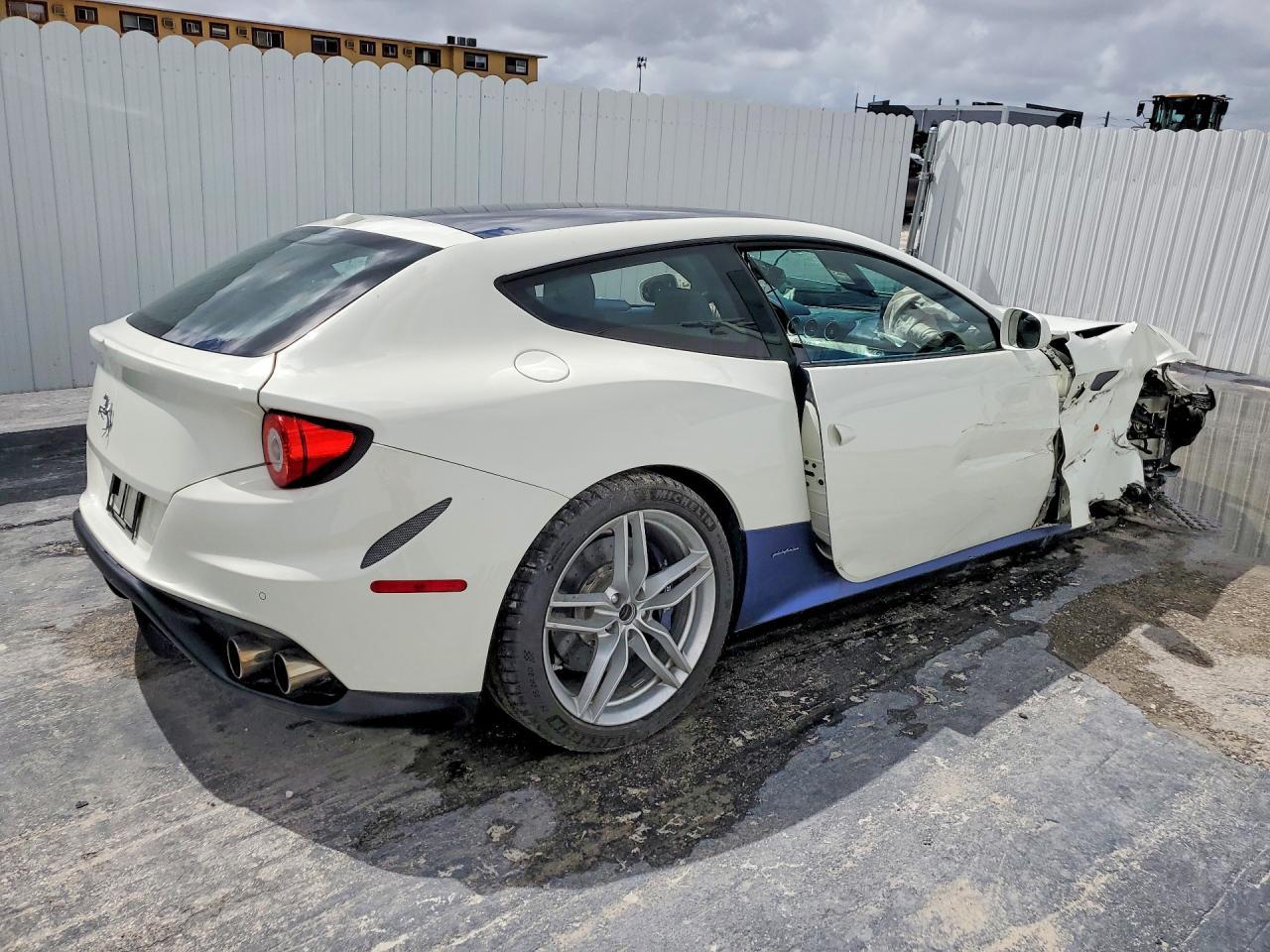2015 Ferrari Ff - Image 3
