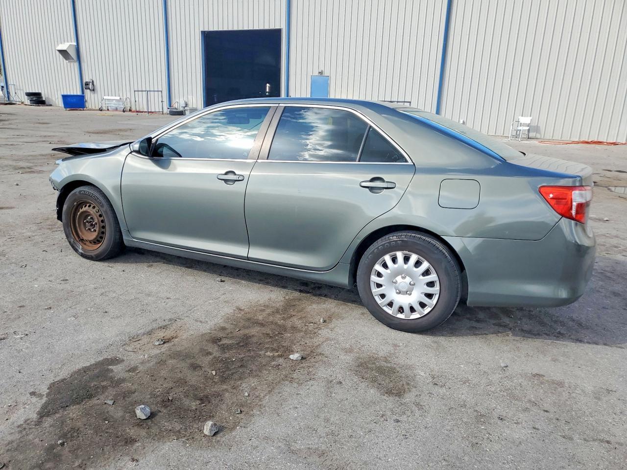 2012 Toyota Camry L - Image 2