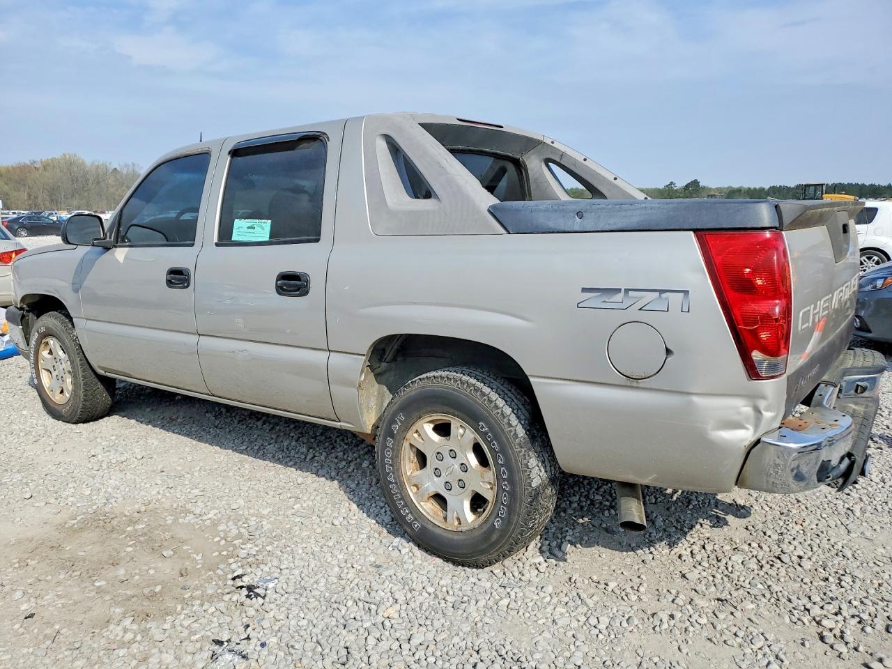 2004 Chevrolet Avalanche - Фото 2