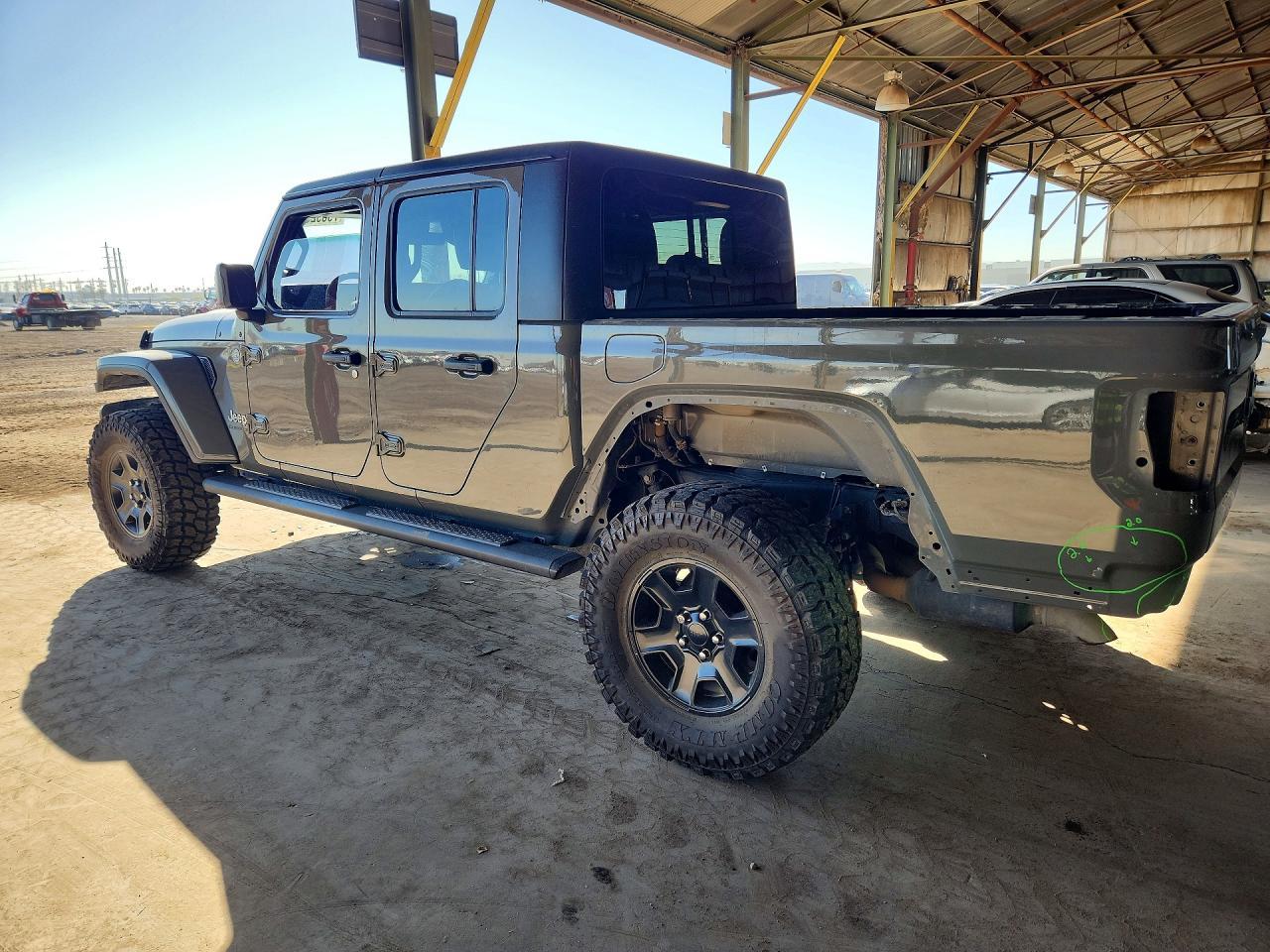 2020 Jeep Gladiator Overland - Image 2