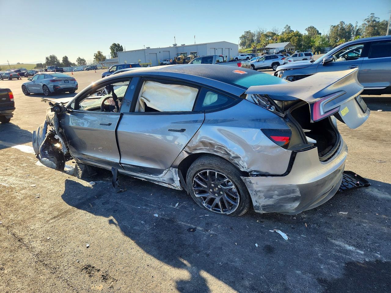 2025 Tesla Model 3 - Image 2