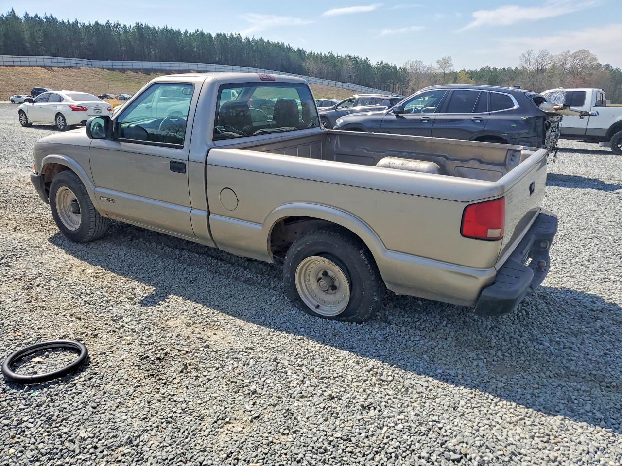 2001 Chevrolet S Truck S10 - Фото 2