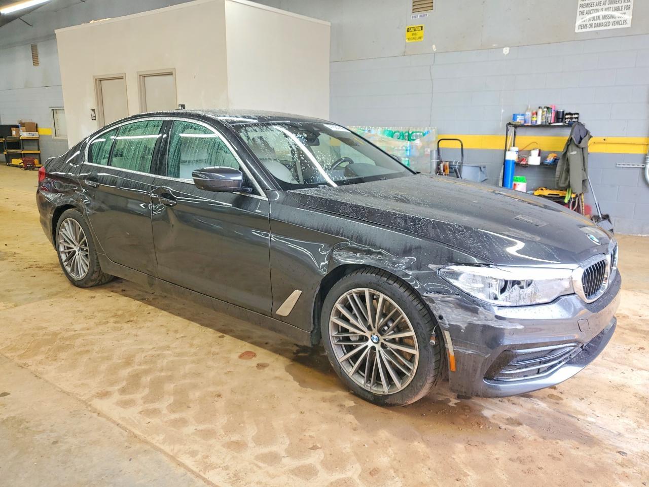 2019 BMW 530 I - Фото 4