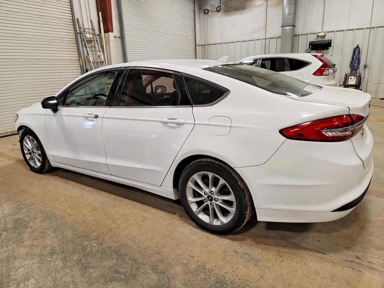 2019 Ford Fusion Se - Image 2
