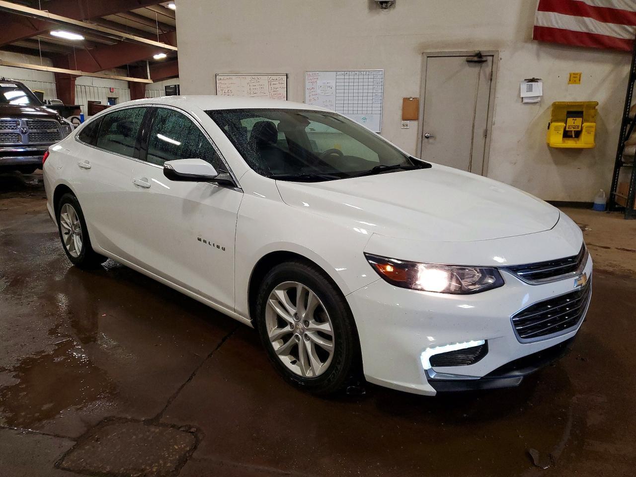 2017 Chevrolet Malibu Lt - Image 4