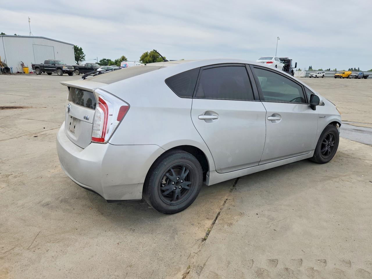 2014 Toyota Prius Two - Фото 3