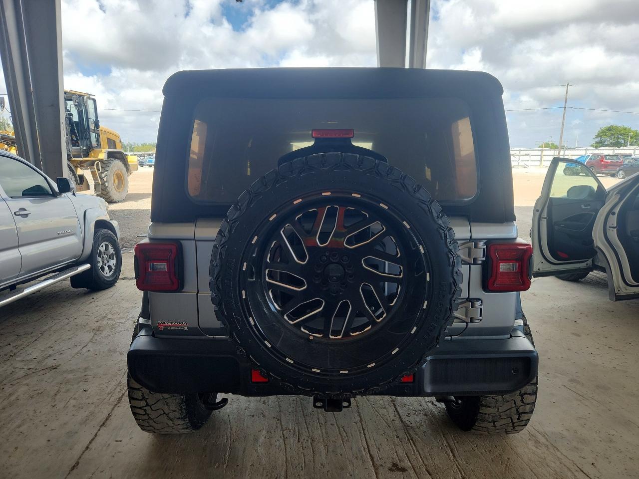 2021 Jeep Wrangler Unlimited Sport - Фото 6