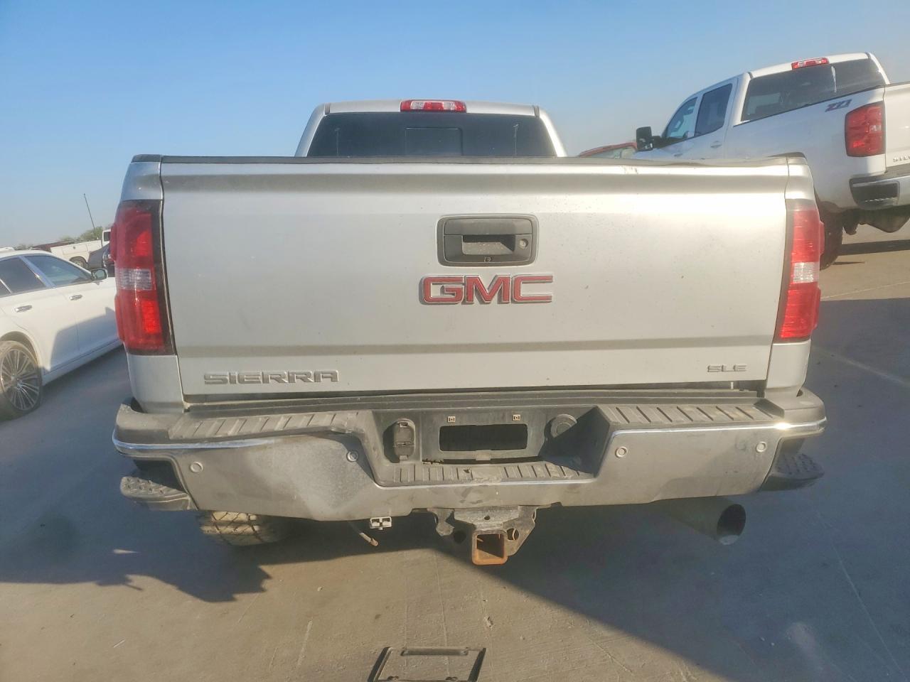 2017 GMC Sierra K2500 Sle - Image 6