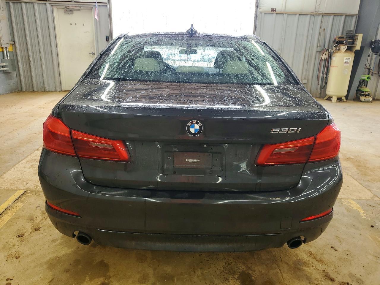 2019 BMW 530 I - Фото 6