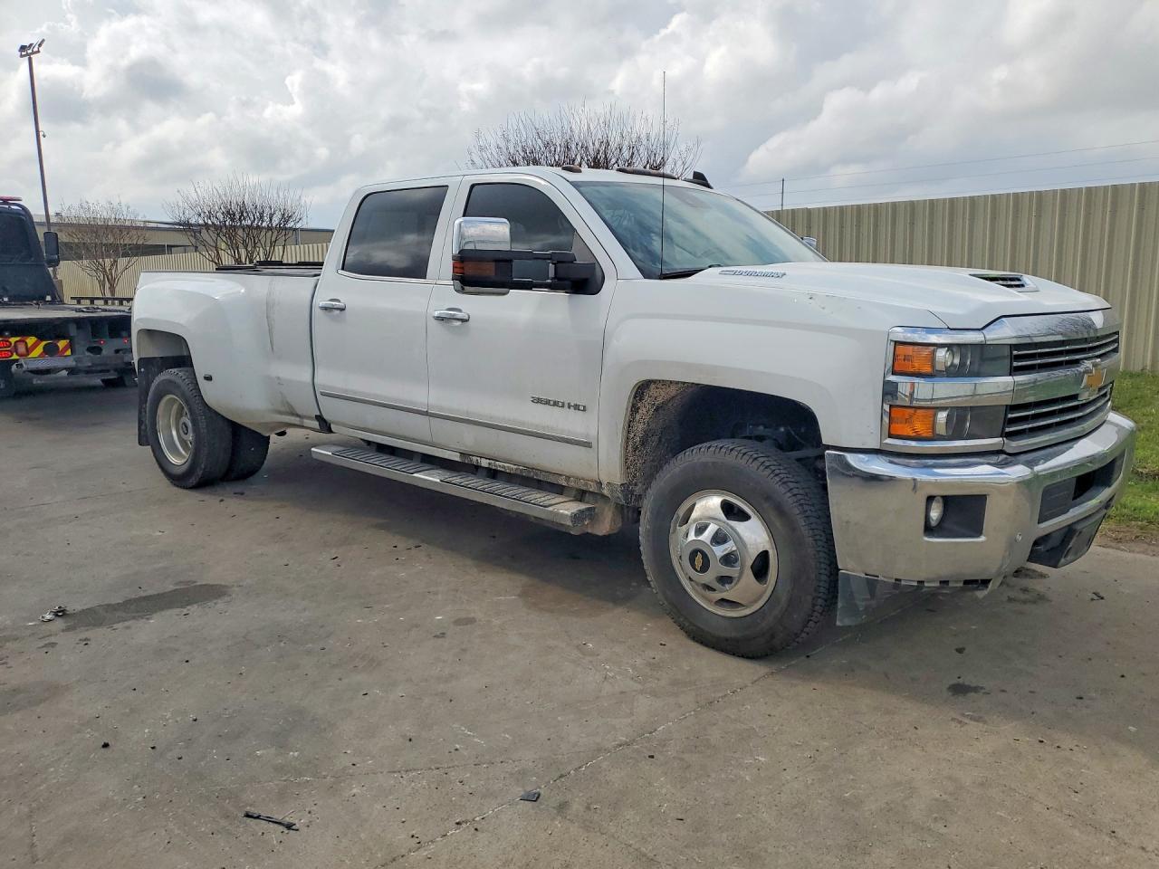 2018 Chevrolet Silverado K3500 Ltz - Image 4