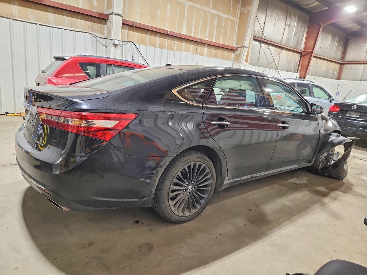 2016 Toyota Avalon Touring - Image 3