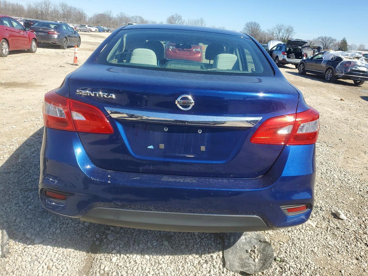 2016 Nissan Sentra S - Фото 6