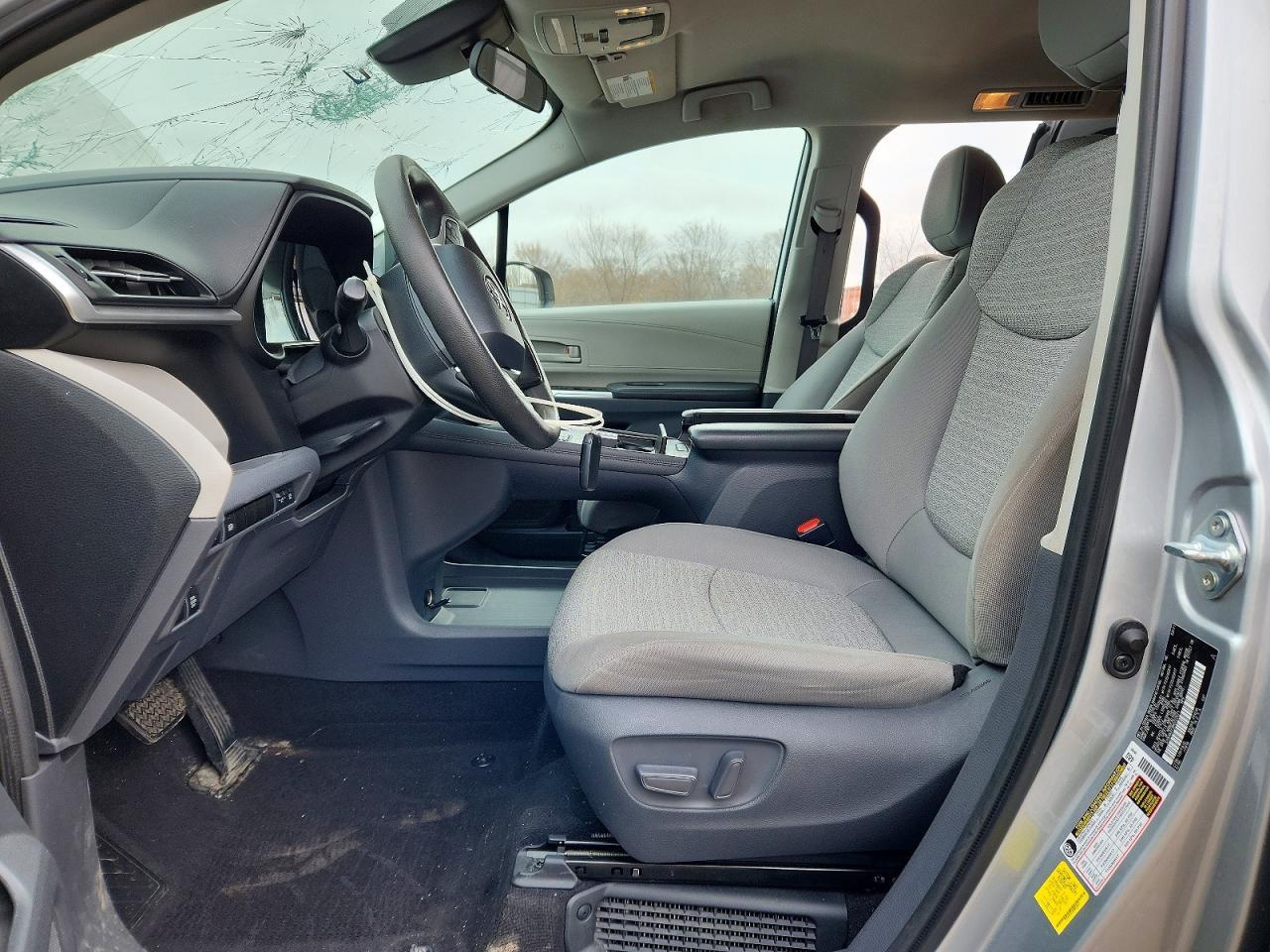2021 Toyota Sienna Le 8-Passenger - Image 7