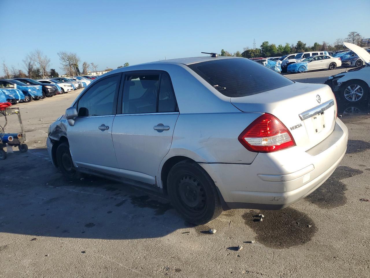 2008 Nissan Versa 1.8 S - Фото 2