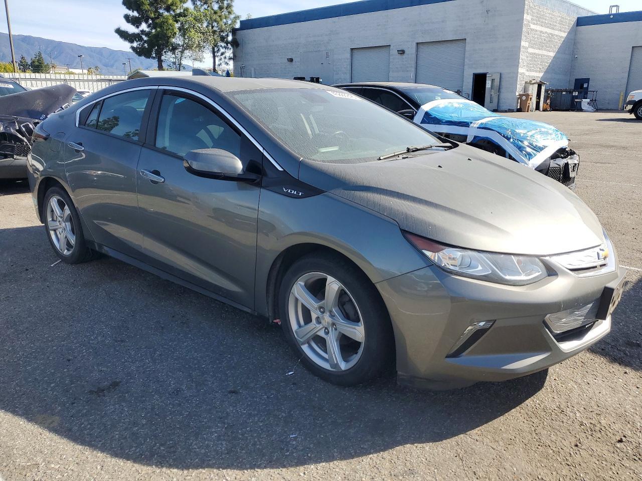 2017 Chevrolet Volt Lt - Image 4