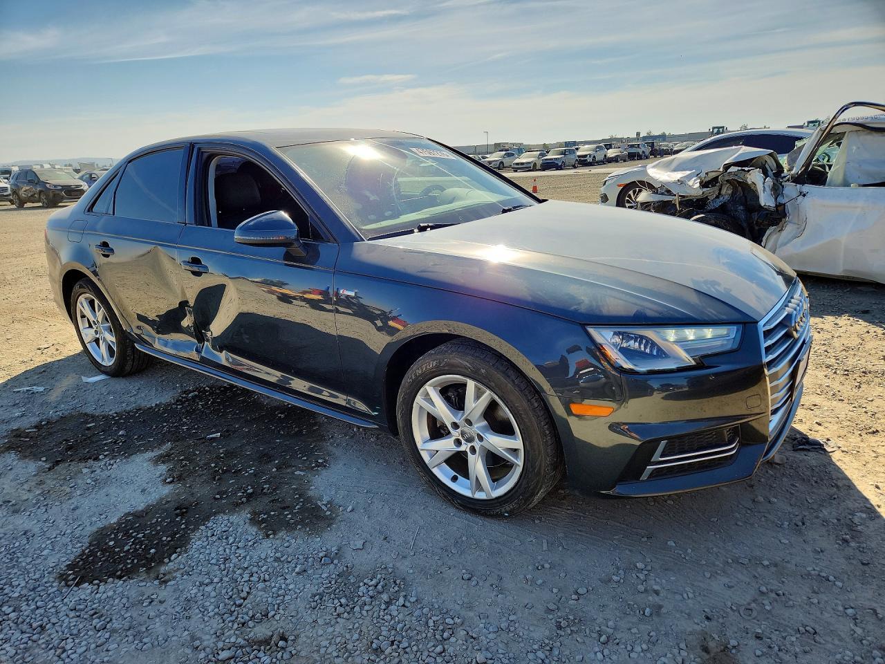 2018 Audi A4 Premium - Фото 4