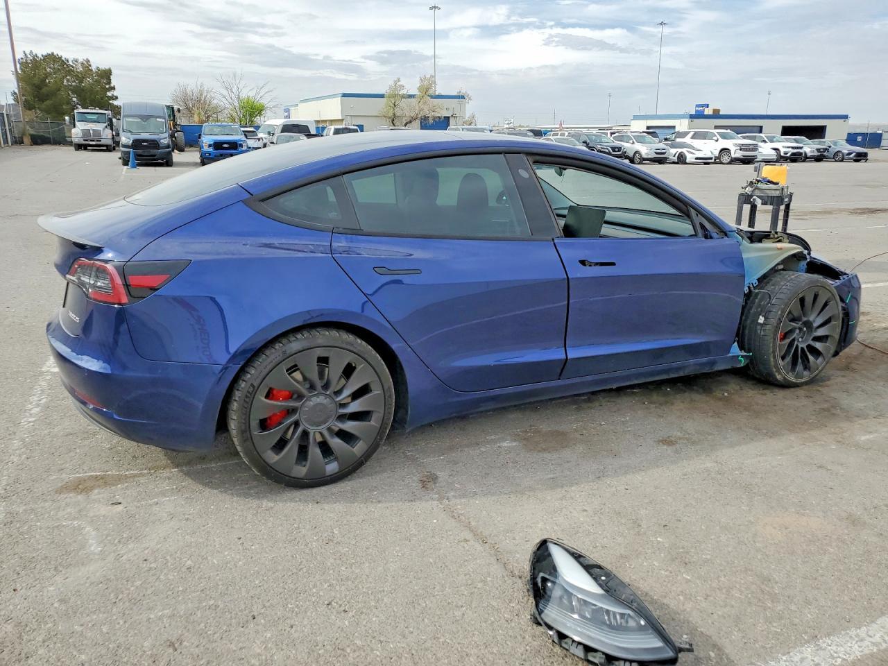 2022 Tesla Model 3 - Фото 3