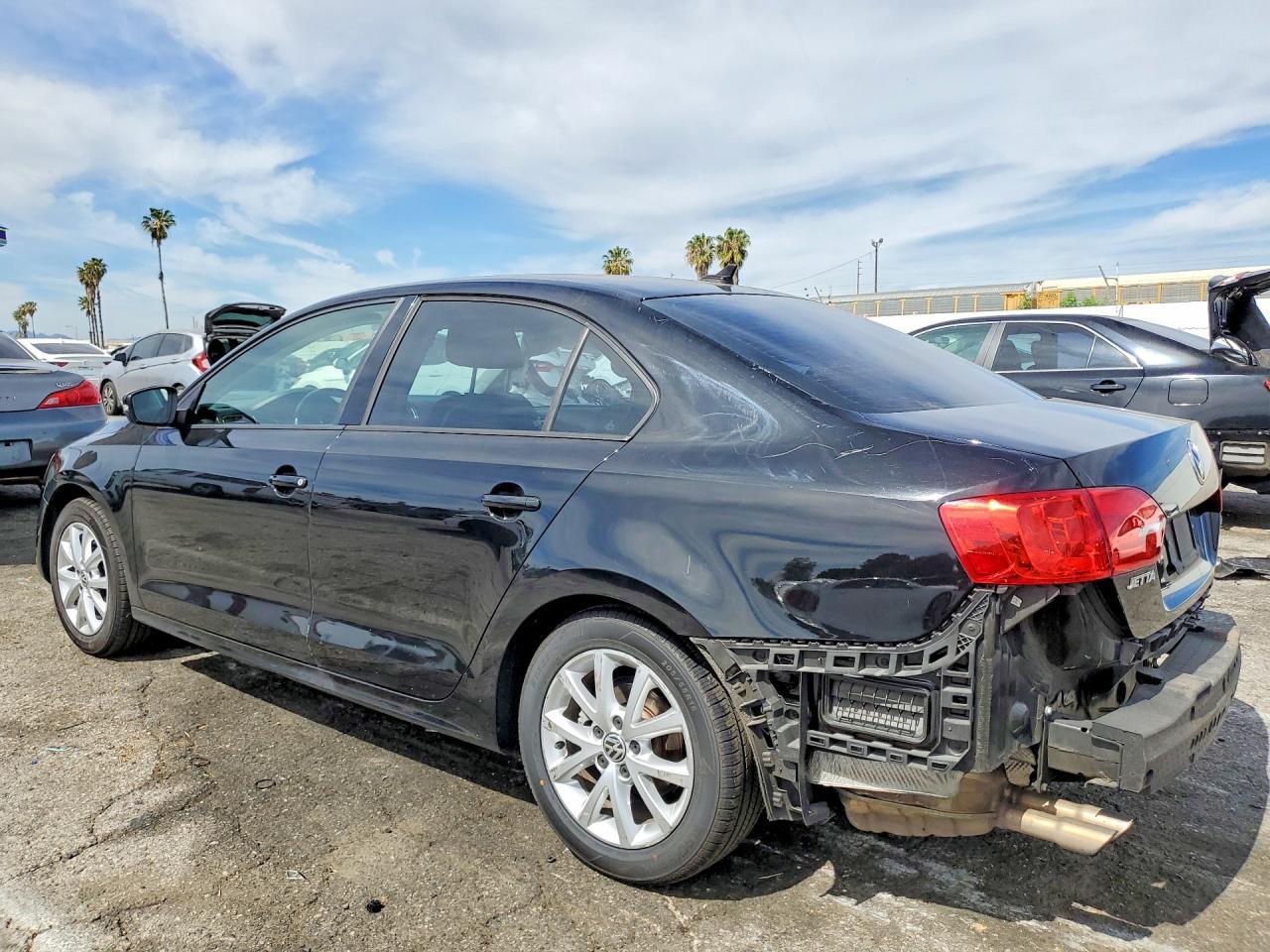 2012 Volkswagen Jetta - Image 2