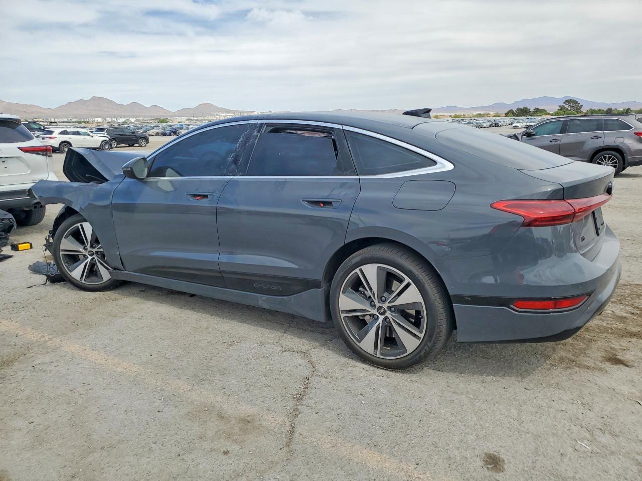 2025 Audi A6 E-Tron Premium Plus 60 - Фото 2