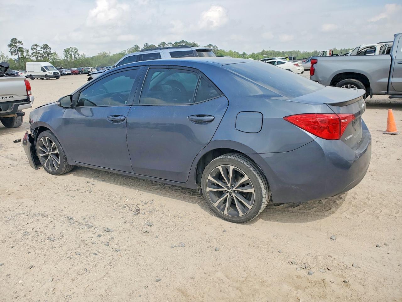 2017 Toyota Corolla Se - Фото 2