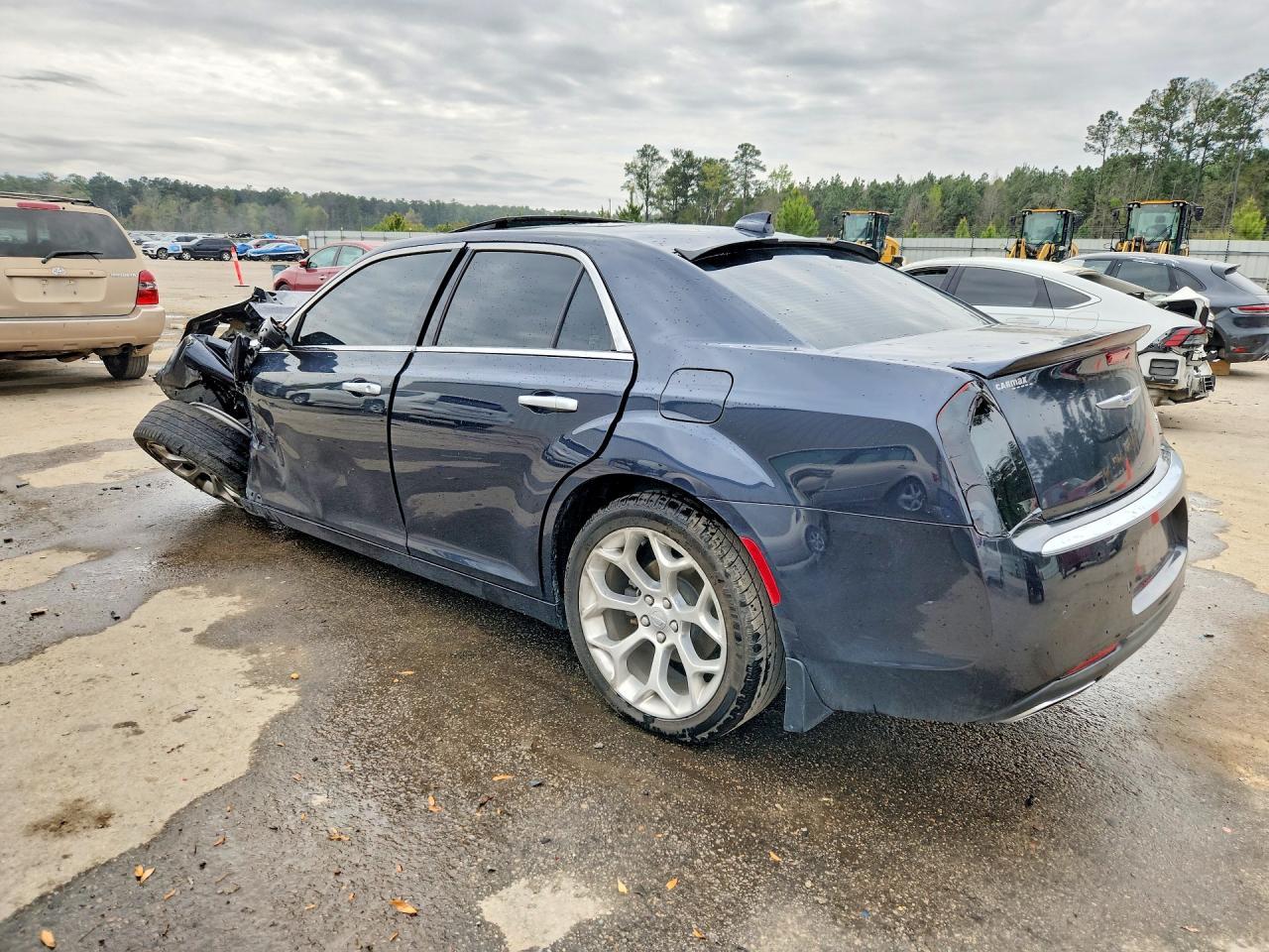 2018 Chrysler 300C - Image 2