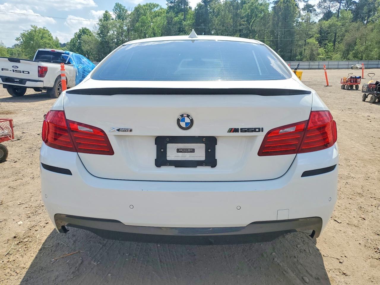 2014 BMW 550 Xi - Image 6