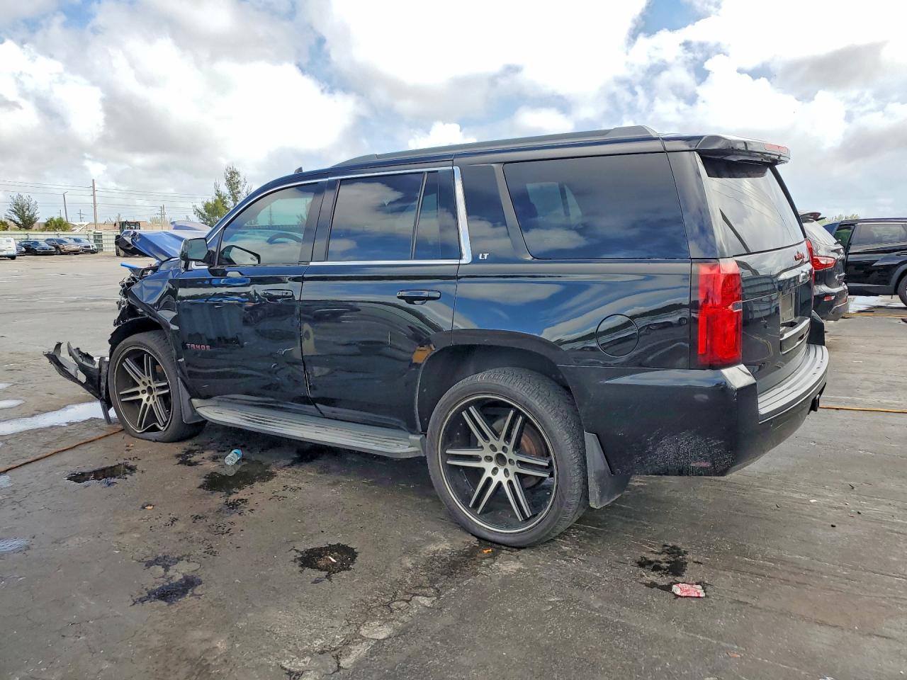 2019 Chevrolet Tahoe K1500 Lt - Image 2