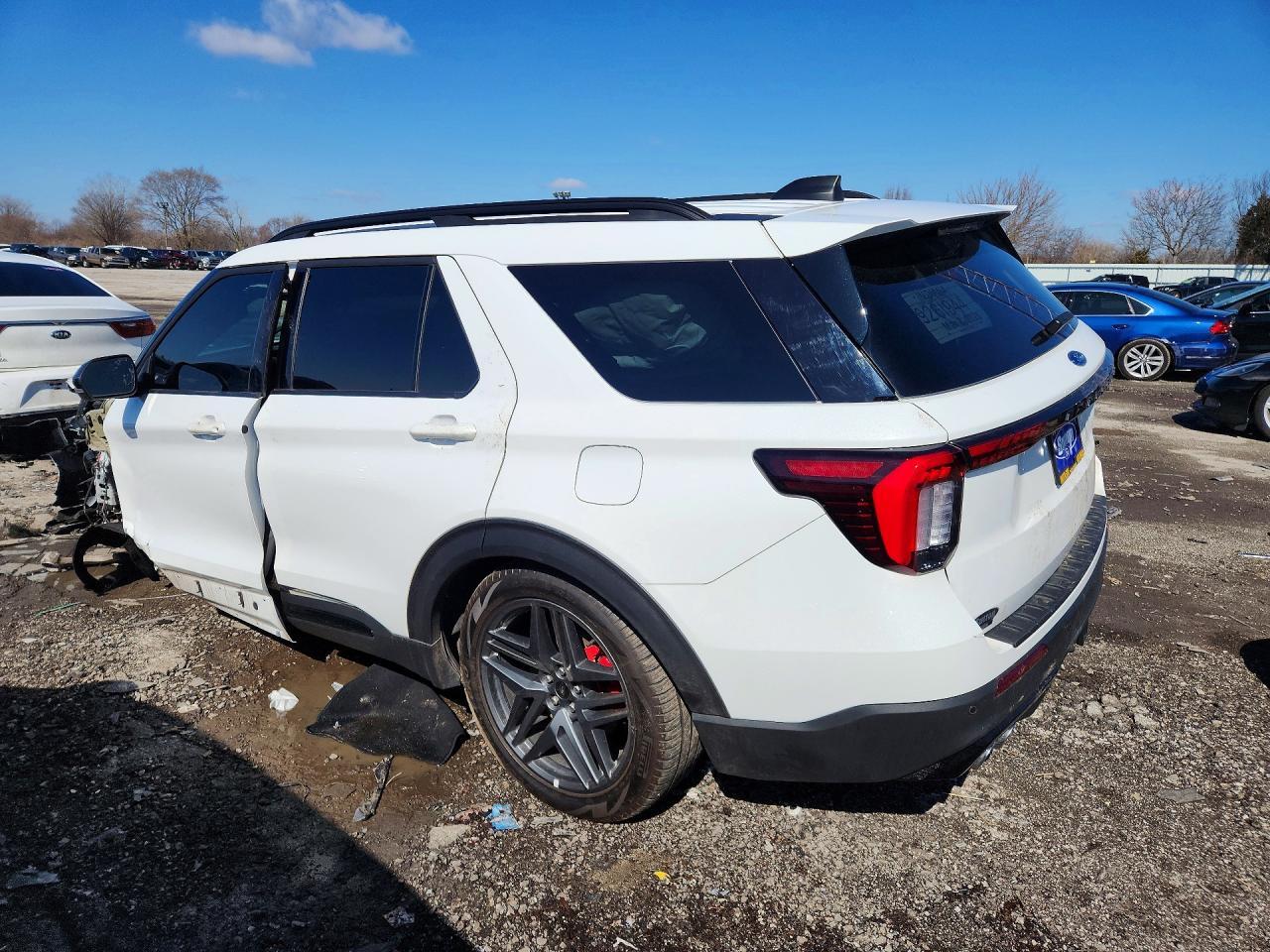 2025 Ford Explorer St - Фото 2