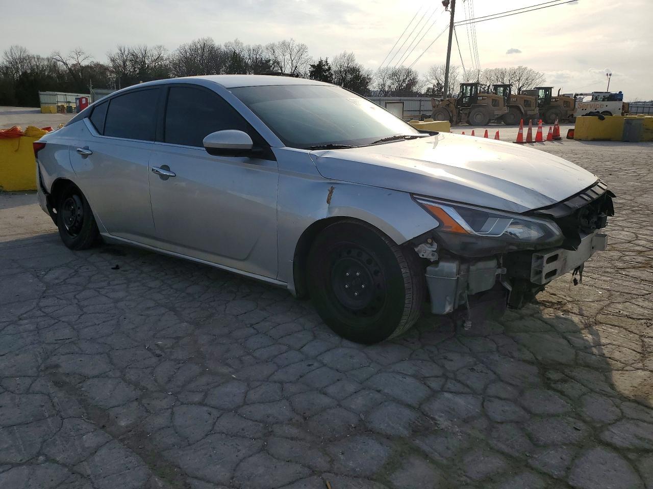 2019 Nissan Altima 2.5 S - Фото 4