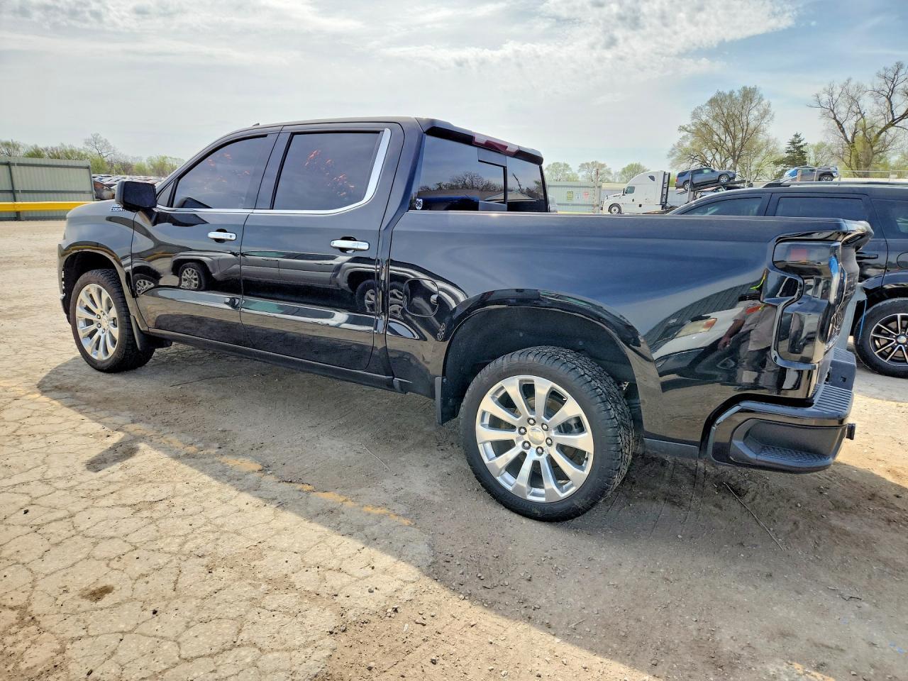 2019 Chevrolet Silverado K1500 High Country - Image 2