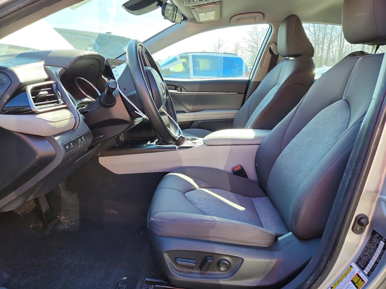2022 Toyota Camry Hybrid - Image 7