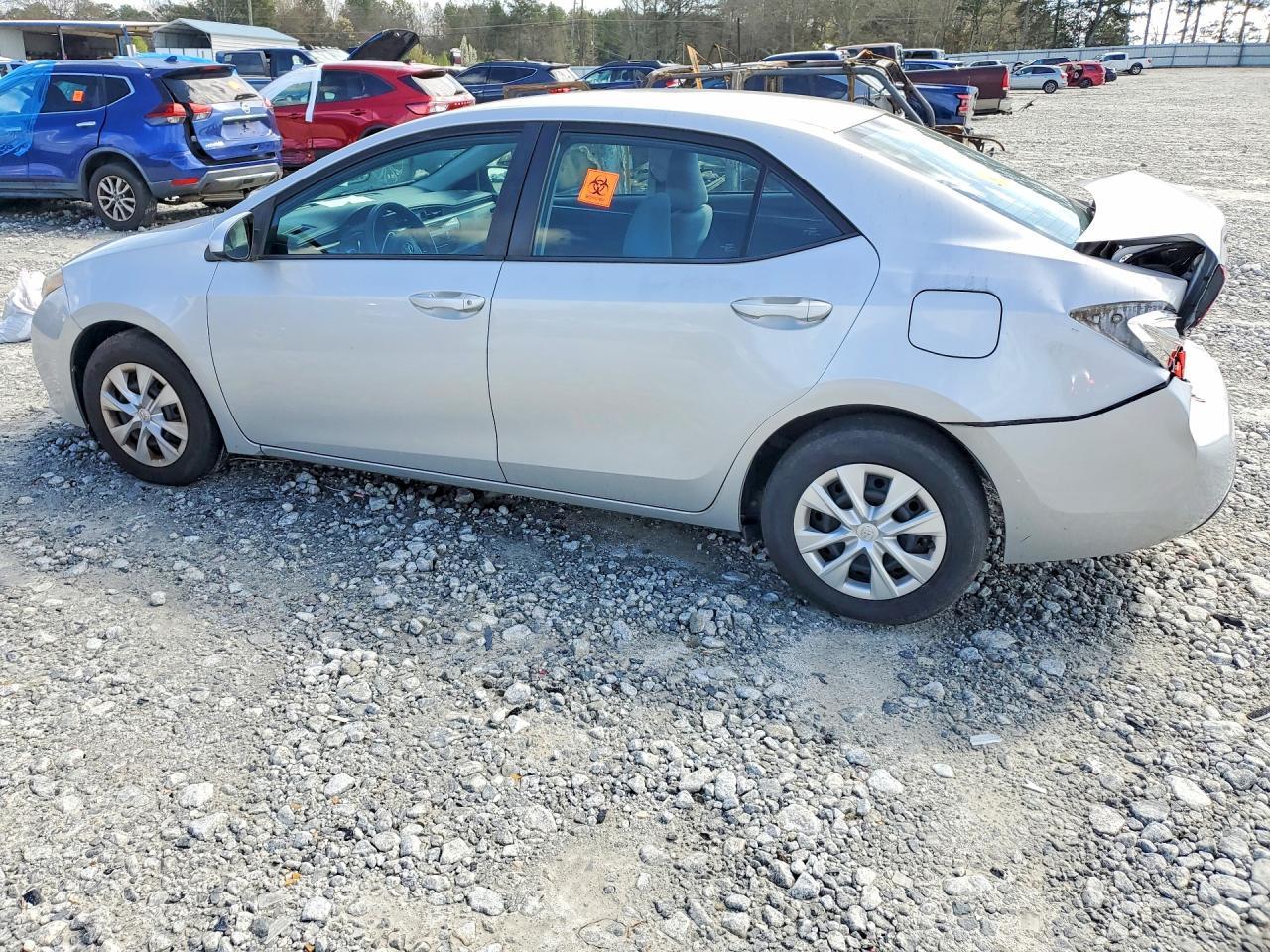 2015 Toyota Corolla L - Фото 2