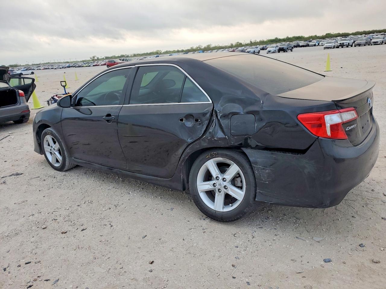 2014 Toyota Camry Se - Фото 2